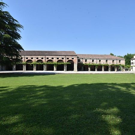 カンポ・サン・マルティーノ Tenuta Le Risare Bed & Breakfast エクステリア 写真