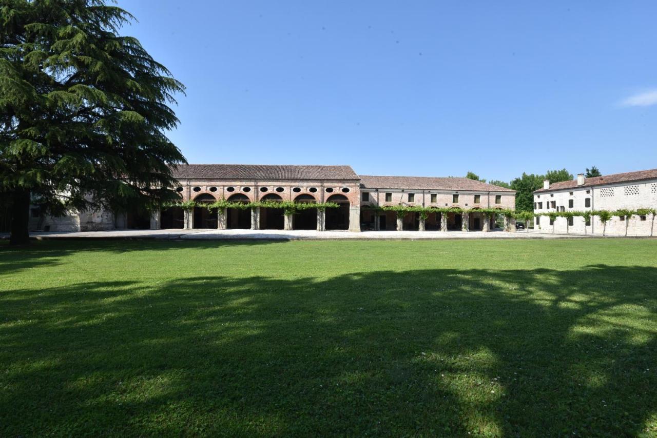 カンポ・サン・マルティーノ Tenuta Le Risare Bed & Breakfast エクステリア 写真