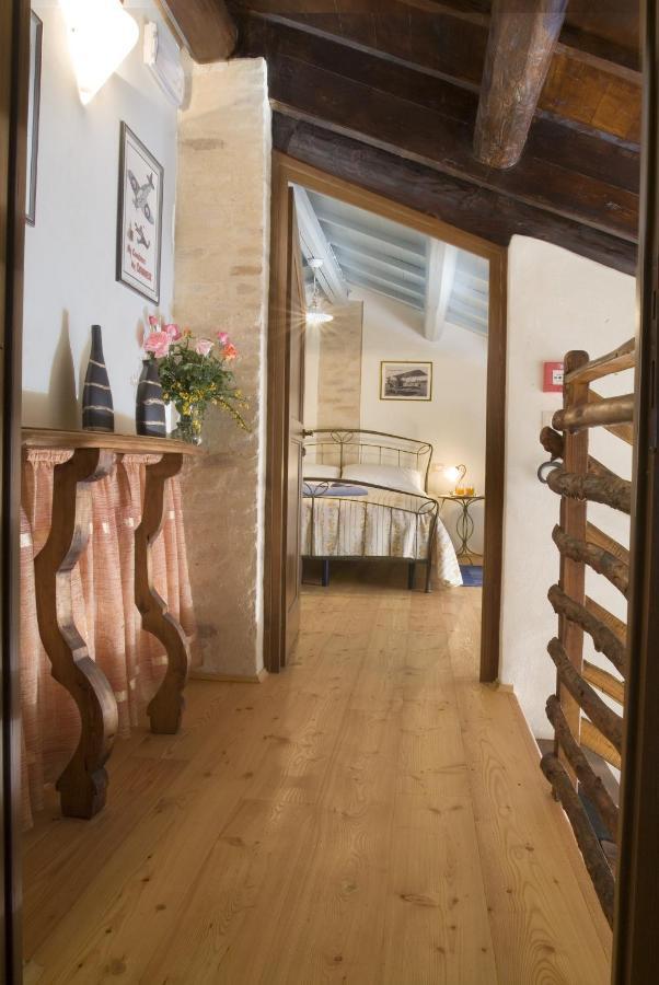 カンポ・サン・マルティーノ Tenuta Le Risare Bed & Breakfast エクステリア 写真